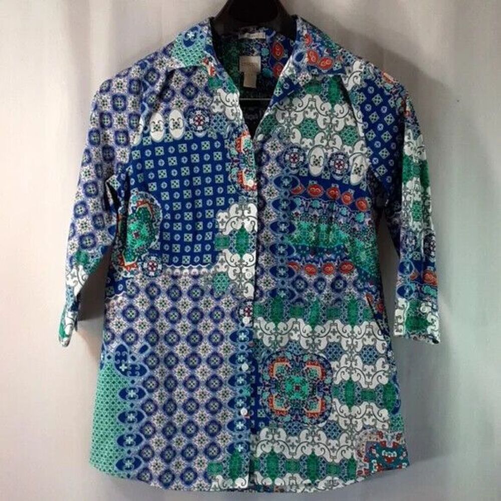 Chico's size XS (0) button front shirt *
